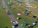 Photos aériennes de "ballon" - Photo réf. E128598 - Lorraine Mondial Air Ballons 2013 : Vol du Jeudi 1 Aot le matin lors du Record Mondial de Dcollage en Ligne. (The Great Line, In-line Mass Ascent)