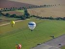 Photos aériennes de "montgolfières" - Photo réf. E128613 - Lorraine Mondial Air Ballons 2013 : Vol du Jeudi 1 Aot le matin lors du Record Mondial de Dcollage en Ligne. (The Great Line, In-line Mass Ascent)