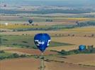 Photos aériennes de "montgolfières" - Photo réf. E128626 - Lorraine Mondial Air Ballons 2013 : Vol du Jeudi 1 Aot le matin lors du Record Mondial de Dcollage en Ligne. (The Great Line, In-line Mass Ascent)