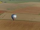 Photos aériennes de "montgolfières" - Photo réf. E128627 - Lorraine Mondial Air Ballons 2013 : Vol du Jeudi 1 Aot le matin lors du Record Mondial de Dcollage en Ligne. (The Great Line, In-line Mass Ascent)