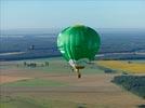 Photos aériennes de "montgolfières" - Photo réf. E128635 - Lorraine Mondial Air Ballons 2013 : Vol du Jeudi 1 Aot le matin lors du Record Mondial de Dcollage en Ligne. (The Great Line, In-line Mass Ascent)