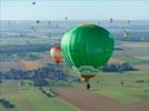 Photos aériennes de "montgolfières" - Photo réf. E128637 - Lorraine Mondial Air Ballons 2013 : Vol du Jeudi 1 Aot le matin lors du Record Mondial de Dcollage en Ligne. (The Great Line, In-line Mass Ascent)