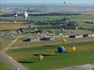 Photos aériennes de "2013" - Photo réf. E128642 - Lorraine Mondial Air Ballons 2013 : Vol du Jeudi 1 Août le matin lors du Record Mondial de Décollage en Ligne. (The Great Line, In-line Mass Ascent)