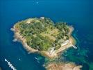 Photos aériennes de "fort" - Photo réf. E131670 - L'Ile Tristan, accessible à pied à marée basse de fort coefficient