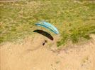 Photos aériennes de Olonne-sur-Mer (85340) - Autre vue | Vendée, Pays de la Loire, France - Photo réf. E131738 - Parapente longeant la plage de Sauveterre