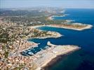 Photos aériennes de Martigues (13500) | Bouches-du-Rhône, Provence-Alpes-Côte d'Azur, France - Photo réf. E131998 - La Cte Bleue et au premier plan l'Anse du Verdon