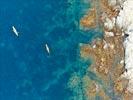 Photos aériennes de La Croix-Valmer (83420) - Autre vue | Var, Provence-Alpes-Côte d'Azur, France - Photo réf. E132006 - Kayaks longeant le Cap Taillat