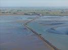 Photos aériennes de "marée" - Photo réf. E135545 - Le Gois, passage permettant de rejoindre l'le de Noirmoutier (Vende)  pied sec  mare basse.