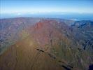 Photos aériennes de "point" - Photo réf. E136125 - Le Piton des Neiges, à cheval sur les communes de Cilaos et de Salazie, est le point culminant de l'Ile de la Réunion (3070m).