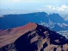 Photos aériennes de "point" - Photo réf. E136132 - Le Piton des Neiges, à cheval sur les communes de Cilaos et de Salazie, est le point culminant de l'Ile de la Réunion (3070m).