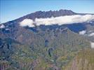Photos aériennes de "piton" - Photo réf. E136512 - Le Piton des Neiges, à cheval sur les communes de Cilaos et de Salazie, est le point culminant de l'Ile de la Réunion (3070m).