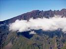 Photos aériennes de "point" - Photo réf. E136521 - Le Piton des Neiges, à cheval sur les communes de Cilaos et de Salazie, est le point culminant de l'Ile de la Réunion (3070m).
