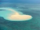 Photos aériennes de "sable" - Photo réf. E143555 - L'Ilot de sable blanc entouré d'eau bleu paradisiaque