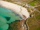 Photos aériennes de "plage" - Photo réf. E145414 - Les eaux turquoises de la Bretagne rappellent les eaux d'Outre-Mer.
