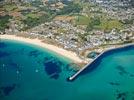 Photos aériennes de "Bretagne" - Photo réf. E145421 - Les eaux turquoises de la Bretagne rappellent les eaux d'Outre-Mer.