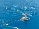 Photos aériennes de "marins" - Photo réf. E145446 - Le Phare de la Vieille, dans le Raz de Sein, au large de la Pointe du Raz