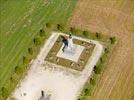 Photos aériennes de Valmy (51800) | Marne, Champagne-Ardenne, France - Photo réf. E146452 - Une grande statue représentant le Général Kellermann est érigée sur le site de la célèbre bataille de Valmy (20 Septembre 1792), à proximité du Moulin.