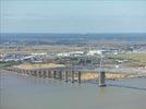 Photos aériennes de "beluga" - Photo réf. E148023 - Deux symboles de Saint-Nazaire runis sur la mme photo, le pont  haubans et le Bluga au dcollage, qui transporte des pices d'Airbus.