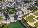 Photos aériennes de "Royal" - Photo réf. E151020 - Fontainebleau et son Chteau Royal class avec son Parc au Patrimoine mondial de l'UNESCO