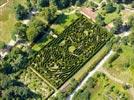 Photos aériennes de "zoo" - Photo réf. E151125 - Le parc zoologique de Thoiry : Le labyrinthe