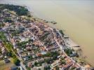Photos aériennes de "estuaire" - Photo réf. E151260 - Petit bourg en bord de Loire