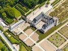 Photos aériennes de "jardins" - Photo réf. E151496 - Les jardins  la Franaise du Chteau de Villandry sont remarquables.