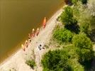 Photos aériennes de "Loire" - Photo réf. E151507 - Des kayaks ayant accost sur une le de Loire