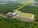 Photos aériennes de "Chateau" - Photo réf. E151532 - Le Chteau de Chenonceau et ses arches enjambant le Cher