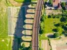 Photos aériennes de "viaduc" - Photo réf. E152266 - Effet d'ombre remarquable de ce viaduc ferroviaire.