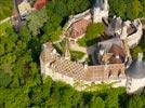 Photos aériennes de "chateau" - Photo réf. E152654 - Edifié par Régnier et Philippe Pot au 16è siècle à Rochepot (Côte-d'Or), le château fut partiellement détruit lors de la Révolution et rebatti au 19è siècle dans un esprit de travail méticuleux et soucieux de vérité historique et archéologique.