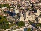 Photos aériennes de "Centre" - Photo réf. E153246 - Le Palais des Papes et le Centre Historique d'Avignon sont classs au Patrimoine Mondial de l'UNESCO.