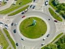 Photos aériennes de "rond-" - Photo réf. U146309 - Rond-point  Colmar avec une statue de la libert en son centre