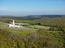 Photos aériennes de "memorial" - Photo réf. E141622 - C'est ici que sont enterrs plus de 130 000 hommes tombs au combat pendant la premire guerre mondiale.