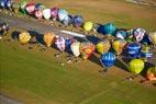 Photos aériennes de "LMAB" - Photo réf. C157847 - Lorraine Mondial Air Ballons 2015 : Vol du Dimanche 26 Juillet le matin lors du Record Mondial de Dcollage en Ligne. (The Great Line, In-line Mass Ascent)