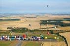 Photos aériennes de Chambley-Bussières (54890) - Lorraine Mondial Air Ballons 2015 | Meurthe-et-Moselle, Lorraine, France - Photo réf. C157858 - Lorraine Mondial Air Ballons 2015 : Vol du Dimanche 26 Juillet le matin lors du Record Mondial de Dcollage en Ligne. (The Great Line, In-line Mass Ascent)