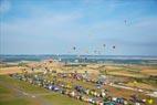 Photos aériennes de Chambley-Bussières (54890) | Meurthe-et-Moselle, Lorraine, France - Photo réf. C157861 - Lorraine Mondial Air Ballons 2015 : Vol du Dimanche 26 Juillet le matin lors du Record Mondial de Dcollage en Ligne. (The Great Line, In-line Mass Ascent)