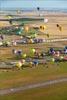 Photos aériennes de "ligne" - Photo réf. C157868 - Lorraine Mondial Air Ballons 2015 : Vol du Dimanche 26 Juillet le matin lors du Record Mondial de Dcollage en Ligne. (The Great Line, In-line Mass Ascent)