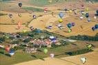 Photos aériennes de Chambley-Bussières (54890) - Lorraine Mondial Air Ballons 2015 | Meurthe-et-Moselle, Lorraine, France - Photo réf. C157904 - Lorraine Mondial Air Ballons 2015 : Vol du Dimanche 26 Juillet le matin lors du Record Mondial de Dcollage en Ligne. (The Great Line, In-line Mass Ascent)