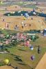 Photos aériennes de "montgolfières" - Photo réf. C157908 - Lorraine Mondial Air Ballons 2015 : Vol du Dimanche 26 Juillet le matin lors du Record Mondial de Dcollage en Ligne. (The Great Line, In-line Mass Ascent)