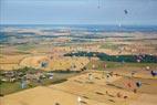 Photos aériennes de Chambley-Bussières (54890) | Meurthe-et-Moselle, Lorraine, France - Photo réf. C157915 - Lorraine Mondial Air Ballons 2015 : Vol du Dimanche 26 Juillet le matin lors du Record Mondial de Dcollage en Ligne. (The Great Line, In-line Mass Ascent)