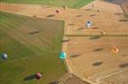 Photos aériennes de "Mondial" - Photo réf. C157930 - Lorraine Mondial Air Ballons 2015 : Vol du Dimanche 26 Juillet le matin lors du Record Mondial de Dcollage en Ligne. (The Great Line, In-line Mass Ascent)