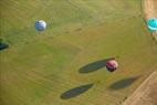 Photos aériennes de "ballon" - Photo réf. C157931 - Lorraine Mondial Air Ballons 2015 : Vol du Dimanche 26 Juillet le matin lors du Record Mondial de Dcollage en Ligne. (The Great Line, In-line Mass Ascent)