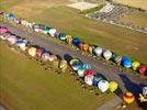 Photos aériennes de "montgolfières" - Photo réf. E157756 - Lorraine Mondial Air Ballons 2015 : Vol du Dimanche 26 Juillet le matin lors du Record Mondial de Dcollage en Ligne. (The Great Line, In-line Mass Ascent)