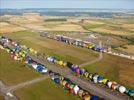 Photos aériennes de "Air" - Photo réf. E157760 - Lorraine Mondial Air Ballons 2015 : Vol du Dimanche 26 Juillet le matin lors du Record Mondial de Dcollage en Ligne. (The Great Line, In-line Mass Ascent)