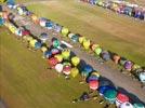 Photos aériennes de "montgolfières" - Photo réf. E157762 - Lorraine Mondial Air Ballons 2015 : Vol du Dimanche 26 Juillet le matin lors du Record Mondial de Dcollage en Ligne. (The Great Line, In-line Mass Ascent)