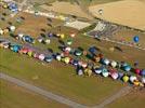 Photos aériennes de "montgolfières" - Photo réf. E157770 - Lorraine Mondial Air Ballons 2015 : Vol du Dimanche 26 Juillet le matin lors du Record Mondial de Dcollage en Ligne. (The Great Line, In-line Mass Ascent)