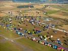 Photos aériennes de "Air" - Photo réf. E157771 - Lorraine Mondial Air Ballons 2015 : Vol du Dimanche 26 Juillet le matin lors du Record Mondial de Dcollage en Ligne. (The Great Line, In-line Mass Ascent)