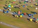 Photos aériennes de "ligne" - Photo réf. E157779 - Lorraine Mondial Air Ballons 2015 : Vol du Dimanche 26 Juillet le matin lors du Record Mondial de Dcollage en Ligne. (The Great Line, In-line Mass Ascent)