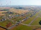 Photos aériennes de "ligne" - Photo réf. E157781 - Lorraine Mondial Air Ballons 2015 : Vol du Dimanche 26 Juillet le matin lors du Record Mondial de Dcollage en Ligne. (The Great Line, In-line Mass Ascent)