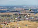 Photos aériennes de "montgolfières" - Photo réf. E157783 - Lorraine Mondial Air Ballons 2015 : Vol du Dimanche 26 Juillet le matin lors du Record Mondial de Dcollage en Ligne. (The Great Line, In-line Mass Ascent)